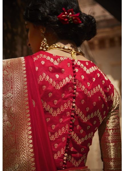 Red Silk Weaving Wedding-Wear Banarasi Silk Saree
