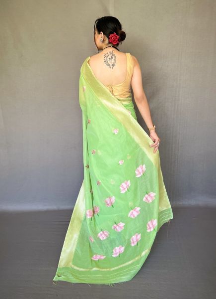 Light Green Linen Floral Digitally Printed Saree For Kitty Parties