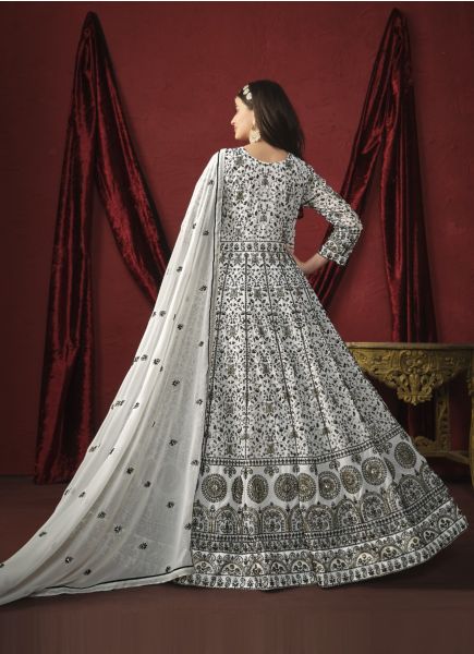 White Georgette Thread-Work Floor-Length Salwar Kameez For Traditional / Religious Occasions