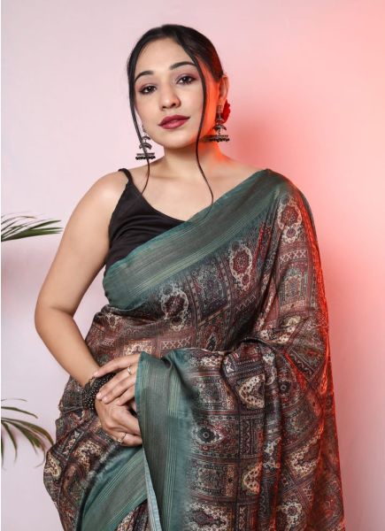 Black Pashmina Digital Print Festive-Wear Winter Saree