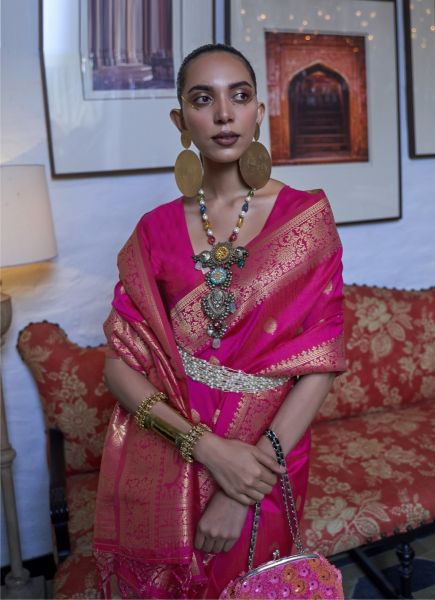 Magenta Moss Weaving Handloom Silk Festive-Wear Saree
