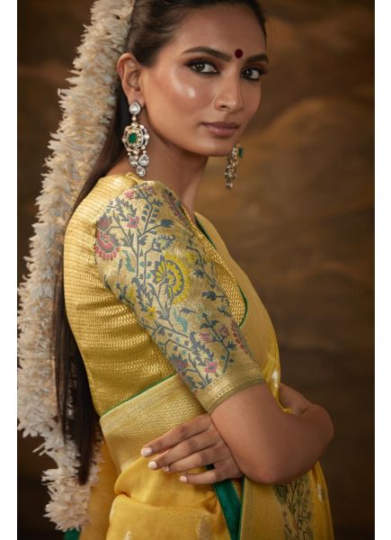 Yellow Banarasi Dola Silk Weaving Saree For Traditional / Religious Occasions