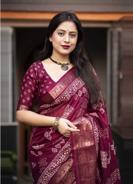 Wine Red Woven Cotton Crape Handloom Saree For Traditional / Religious Occasions