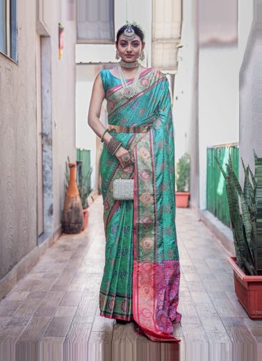 Teal Green & Magenta Soft Elegant Patola Weaving Silk Saree For Traditional / Religious Occasions