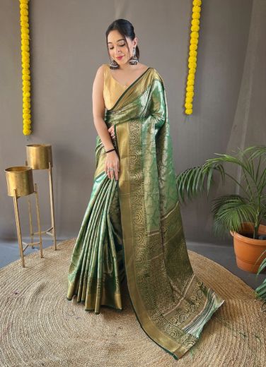 Green Woven Kanjivaram Silk Saree For Traditional / Religious Occasions