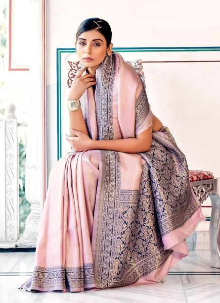 Light Pink Handloom Woven Kanjivaram Silk Saree For Traditional / Religious Occasions