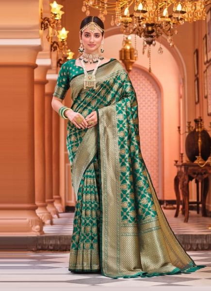 Green Woven Banarasi Silk Saree For Traditional / Religious Occasions