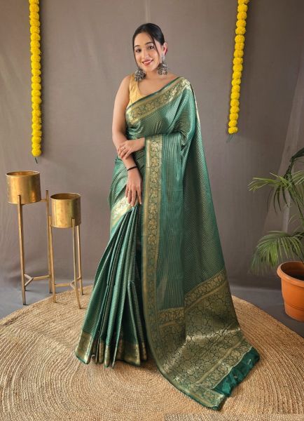 Green Soft Woven Silk Saree For Traditional / Religious Occasions