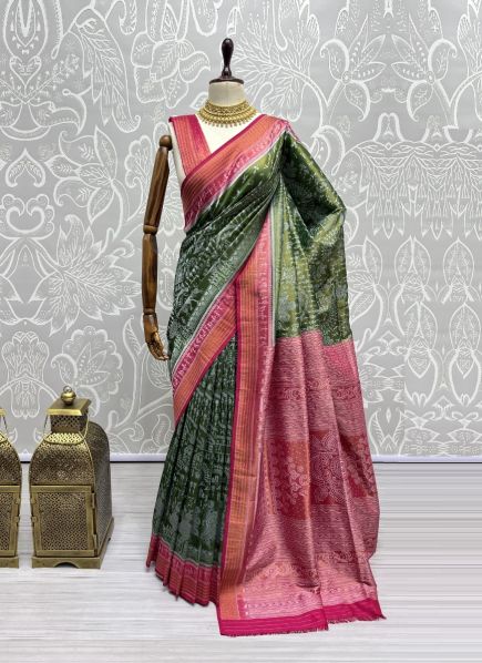 Parrot Green & Pink Pure Silk Weaving Saree For Traditional / Religious Occasions
