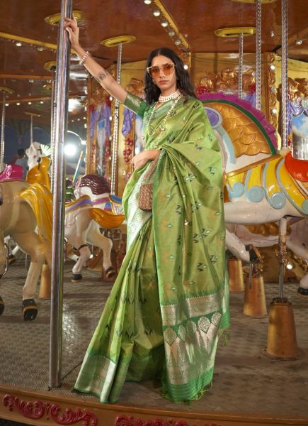 Light Green Silk Woven Handloom Saree For Traditional / Religious Occasions