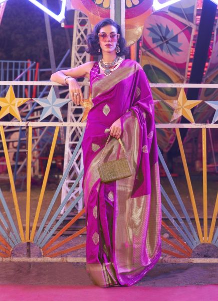Purple Woven Handloom Silk Saree For Traditional / Religious Occasions