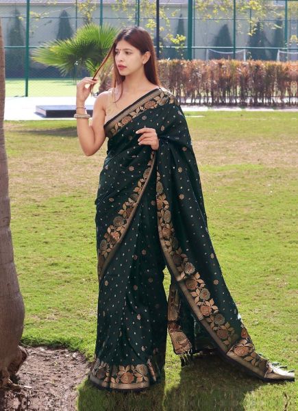 Black Silk Weaving Festive-Wear Fashionable Saree