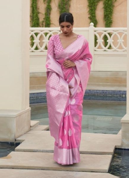 Medium Pink Linen Weaving Festive-Wear Soft Silk Saree