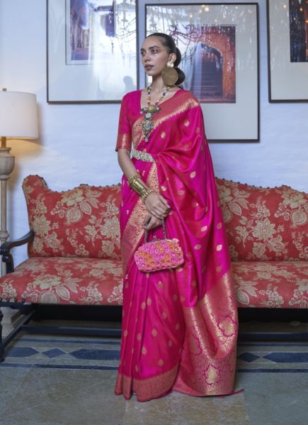 Magenta Moss Weaving Handloom Silk Festive-Wear Saree