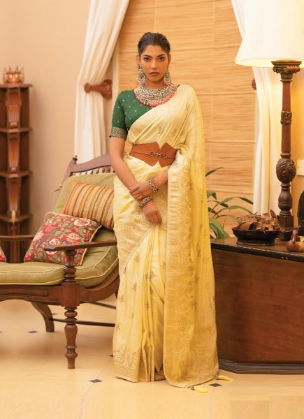 Yellow Kanjivaram Silk Woven Saree For Traditional / Religious Occasions