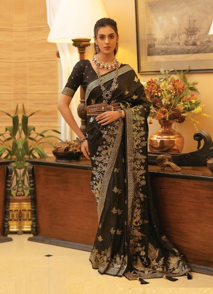 Black Kanjivaram Silk Woven Saree For Traditional / Religious Occasions