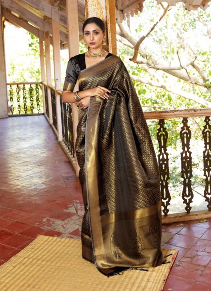 Black Pure Woven Silk Handloom Saree For Traditional / Religious Occasions