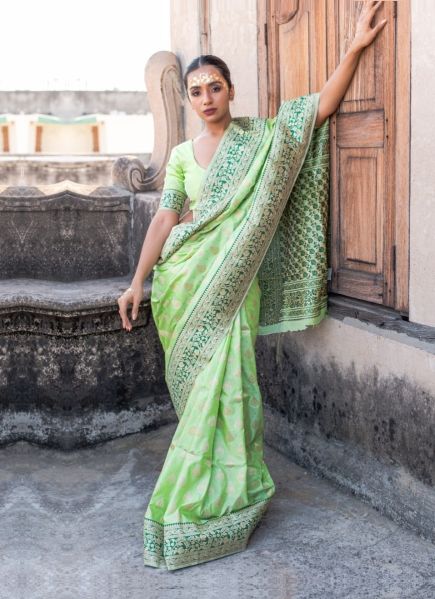 Light Green Weaving Festive-Wear Soft Silk Saree