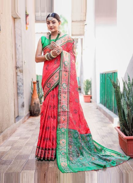 Red & Green Soft Elegant Patola Weaving Silk Saree For Traditional / Religious Occasions