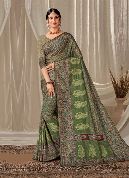 Parrot Green Art Silk Printed Handloom Saree For Traditional / Religious Occasions