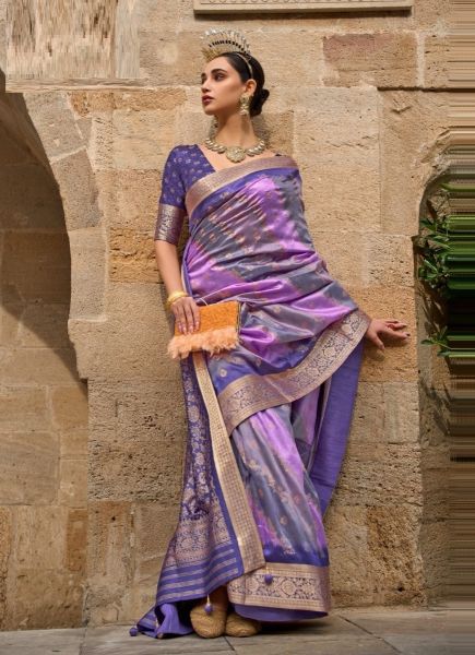 Lilac Silk Weaving Soft Silk Saree For Traditional / Religious Occasions